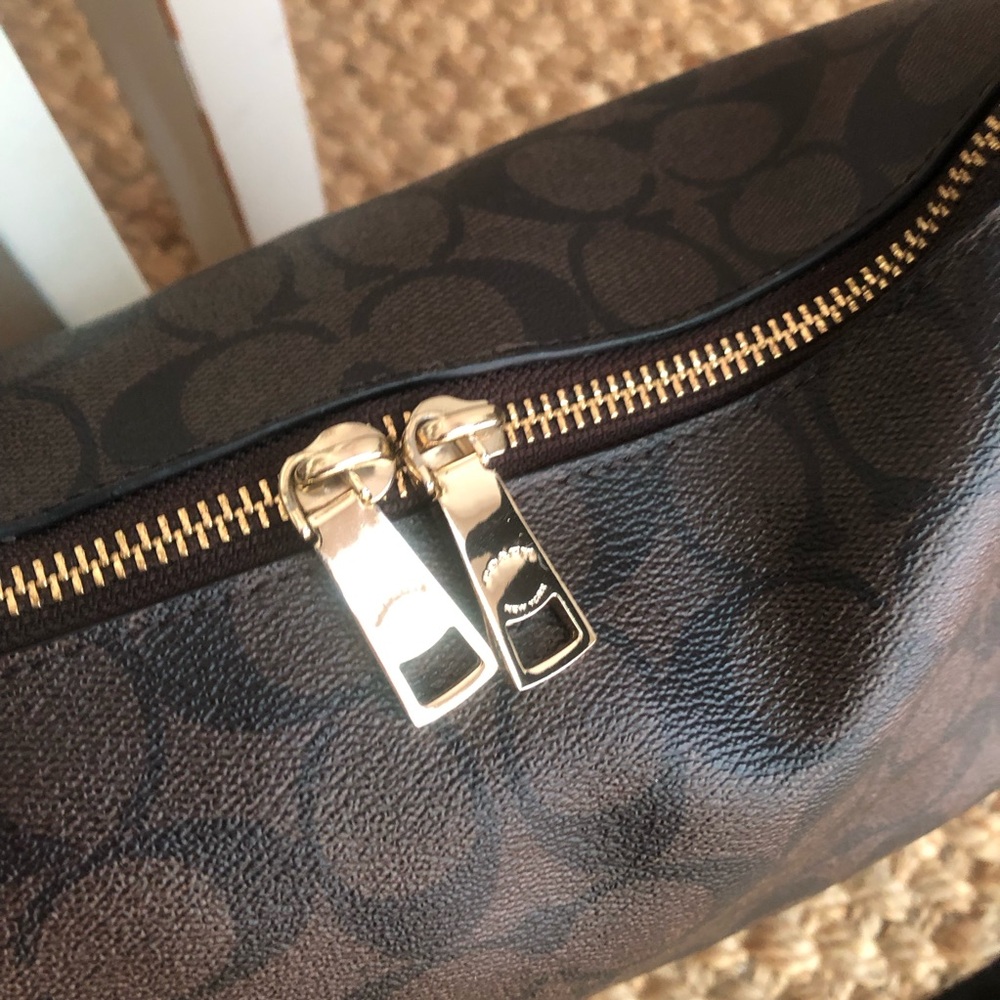Coach Hobo in Signature Logo. Brown. - Picture 10 of 14